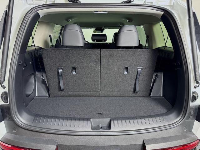 New 2026 White Hyundai SEL FWD image 40