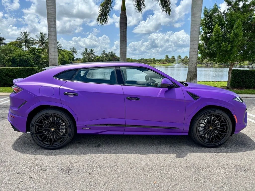 New 2026 Viola Nebula Matt Lamborghini SE image 3