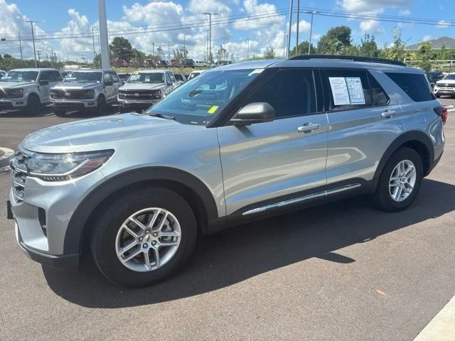 Used 2025 Iconic Silver Metallic Ford Active image 3