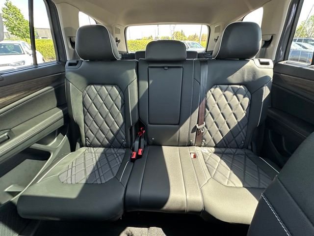 New 2026 Pure Gray Volkswagen 2.0T SEL Premium R-Line image 28