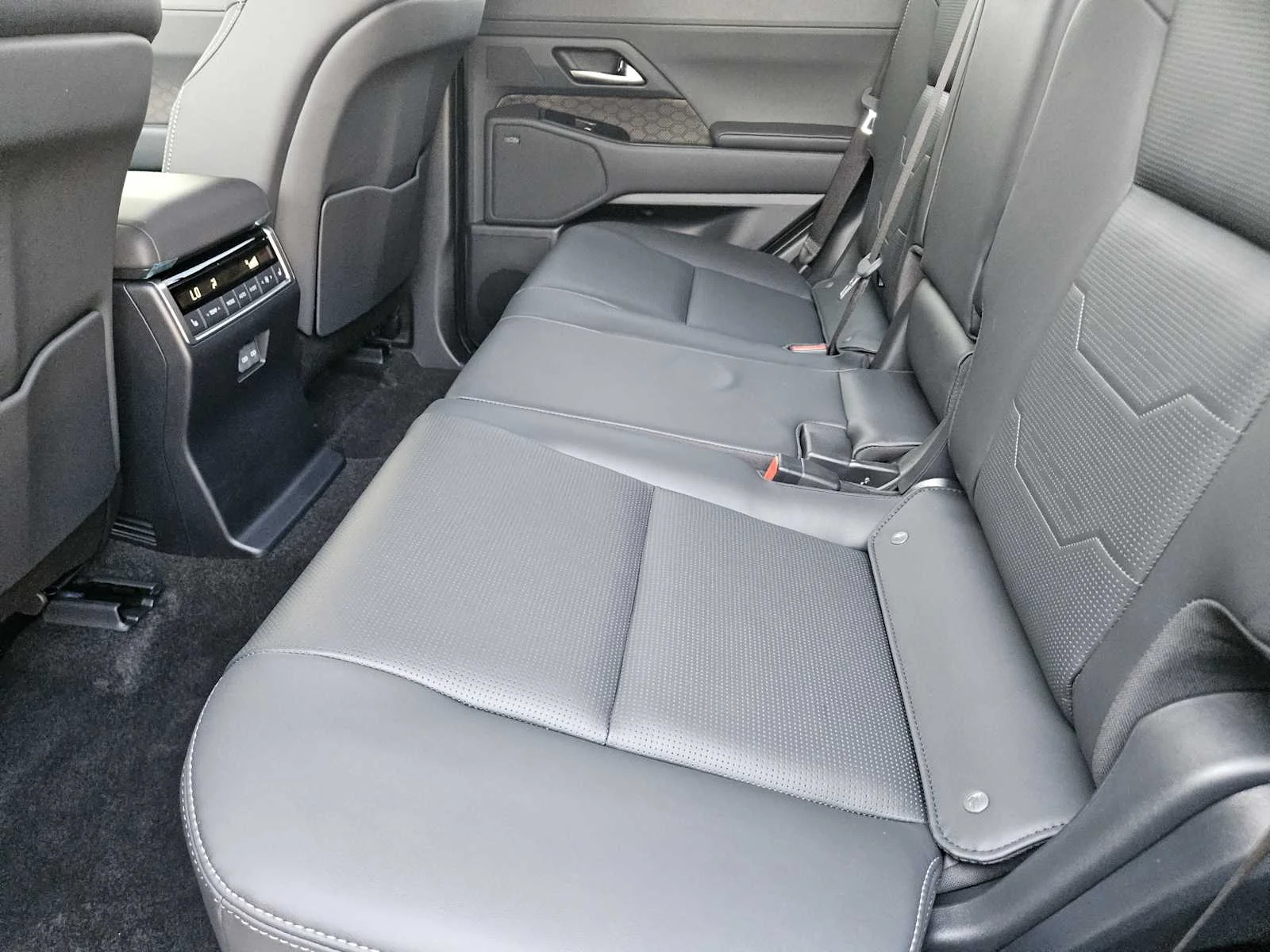 Certified Used 2026 GRAPHITE BLACK GF. Lexus Luxury image 21