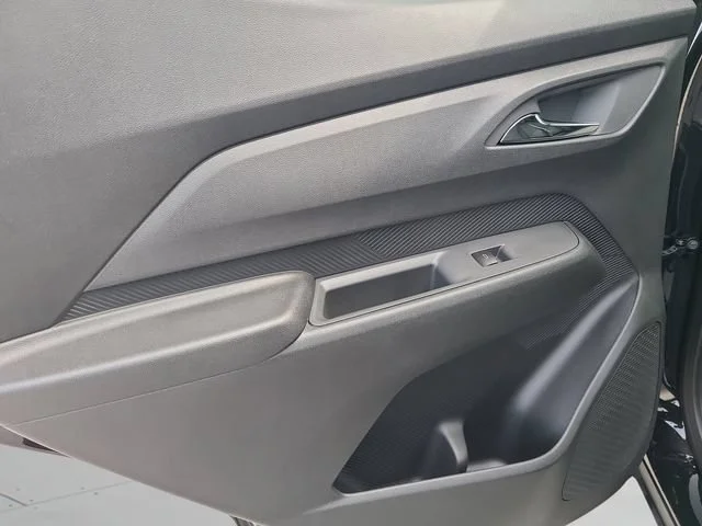 New 2027 Mosaic Black Metallic Chevrolet LT image 12