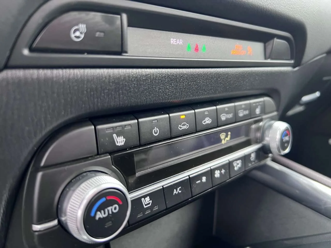 Used 2023  Mazda Signature image 21