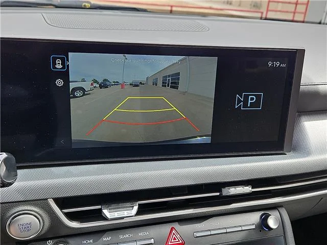 Used 2025 Black Hyundai SEL image 15