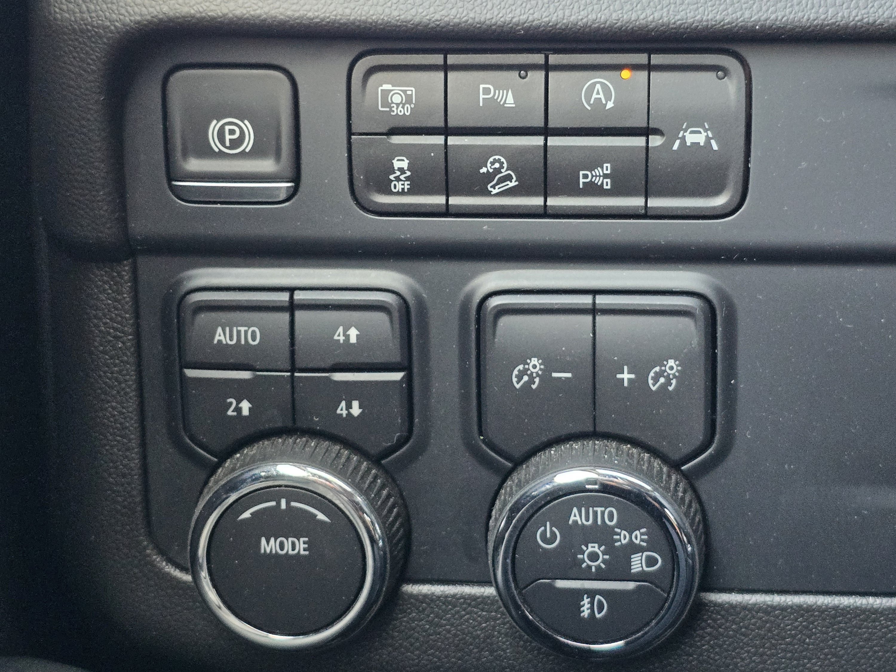 Used 2025 Sterling Gray Metallic Chevrolet Z71 image 19