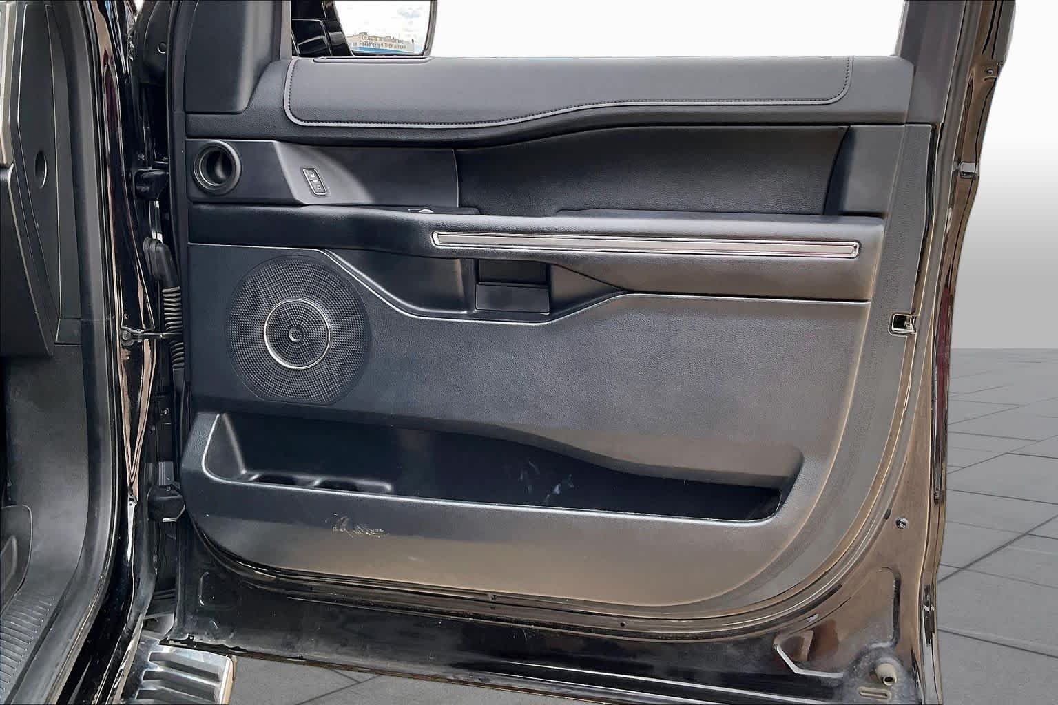 Used 2019 Agate Black Metallic Ford XLT image 19