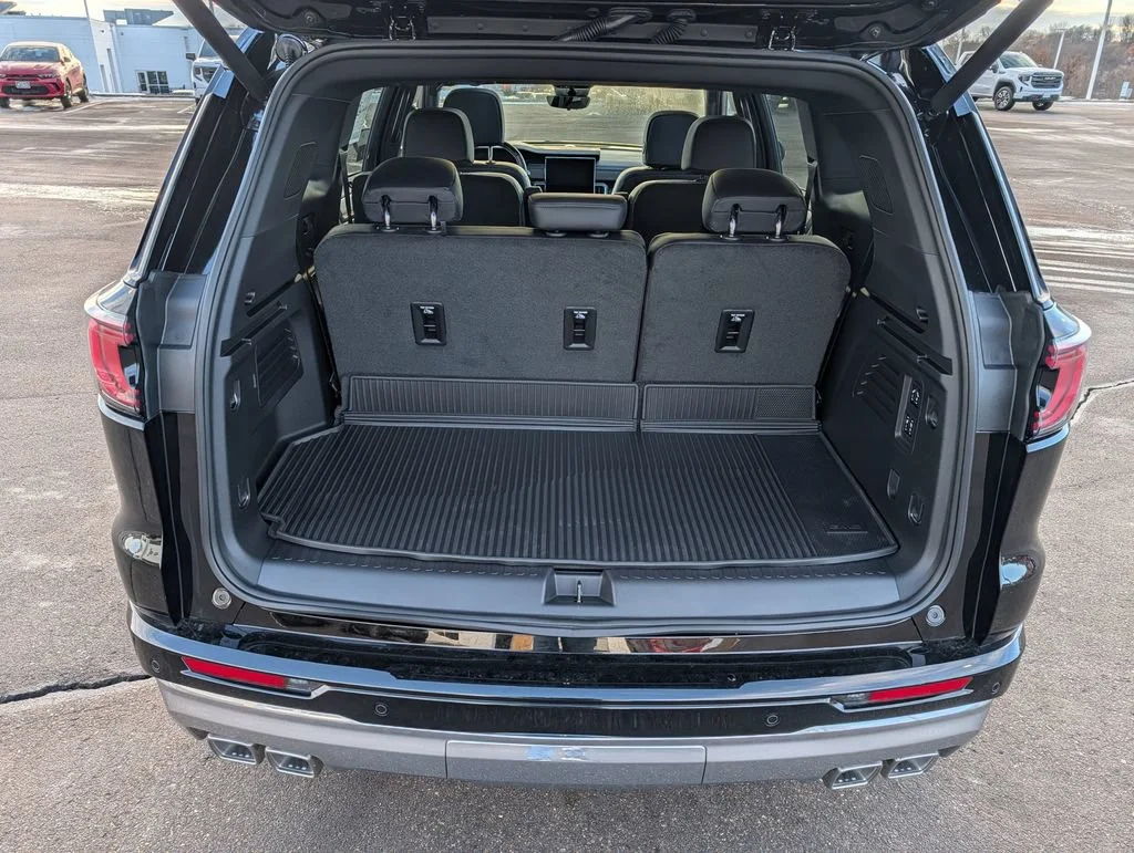 2026 GMC Acadia Denali - Photo 6