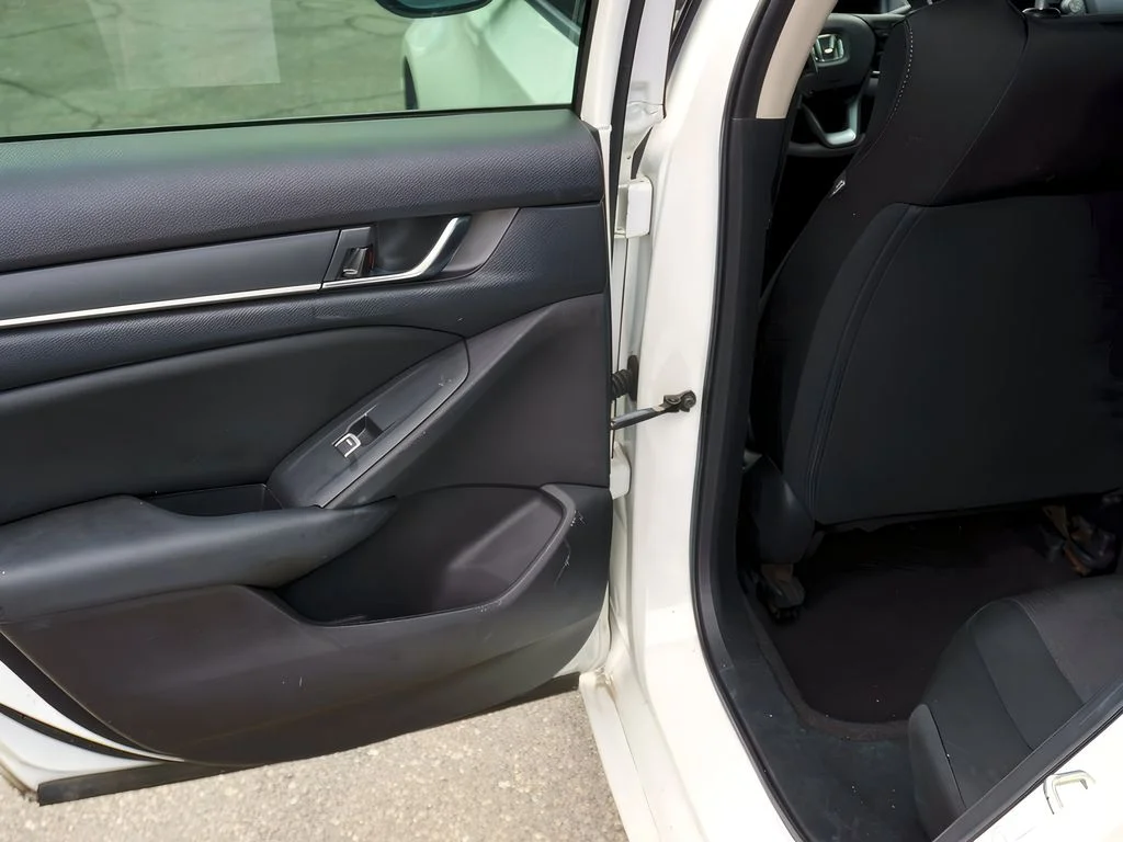 2019 Honda Accord LX - Photo 29