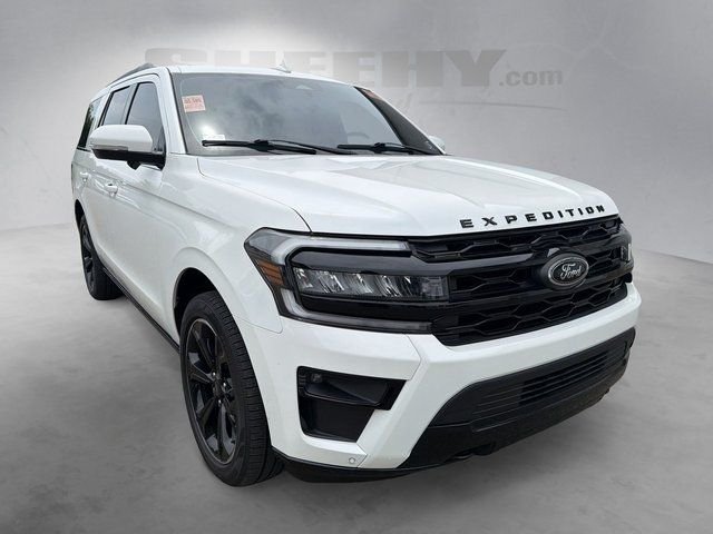 Used 2023 White Ford Limited image 2