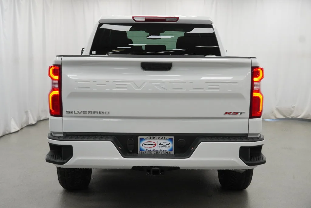 New 2026 Summit White Chevrolet RST image 35