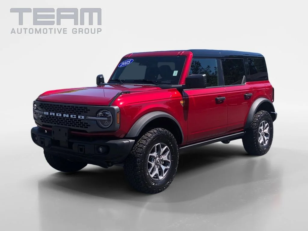 Used 2025 Red Ford Badlands image 3