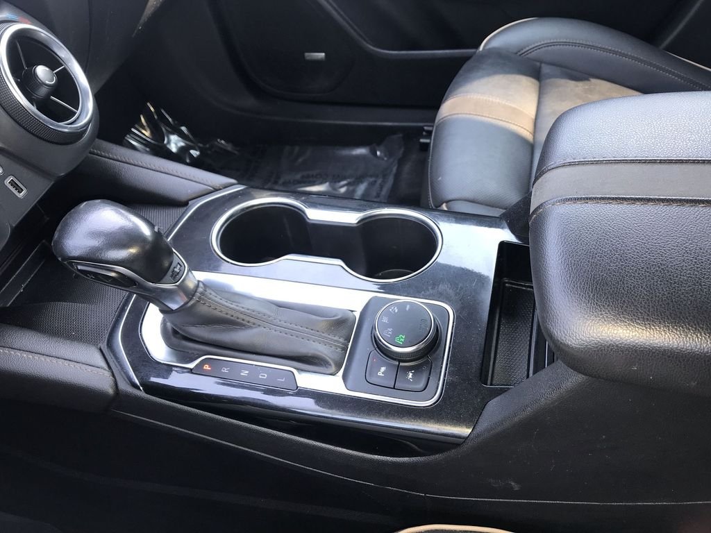 Used 2022 Blue Chevrolet Premier image 21