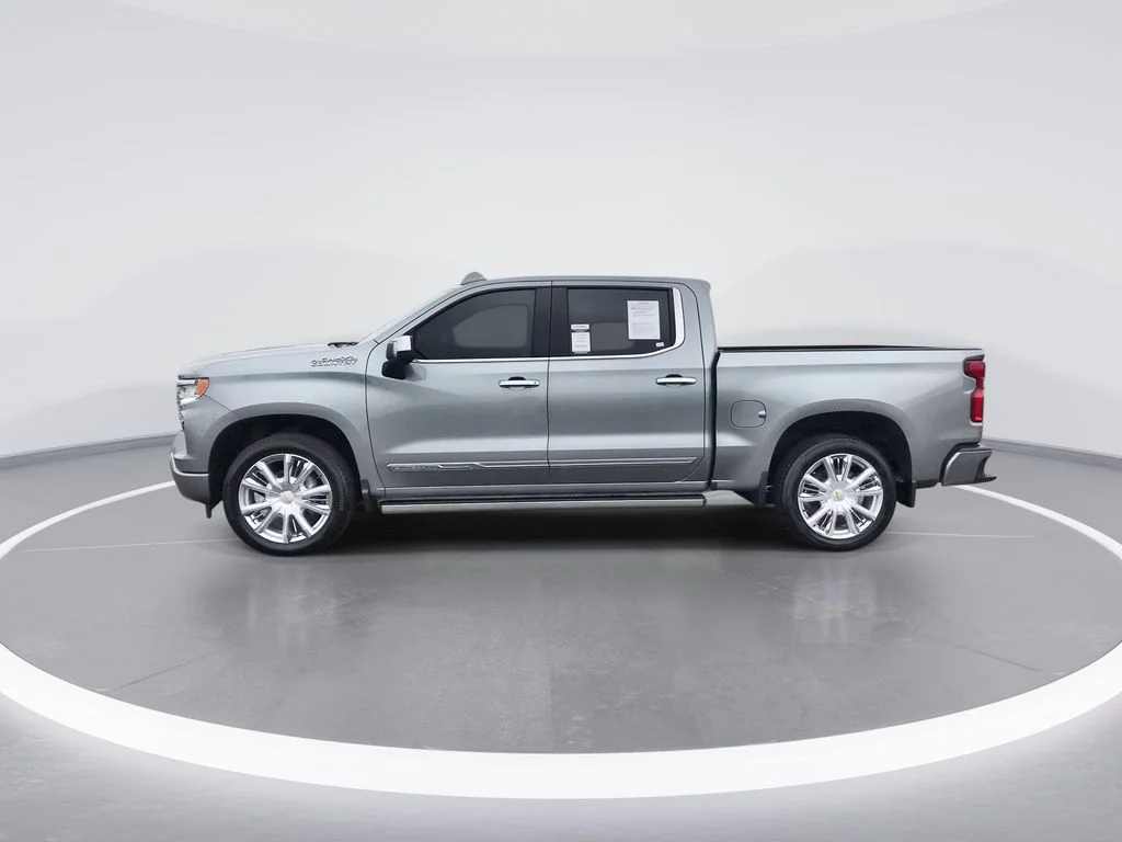 Used 2023 Gray Chevrolet High Country image 5