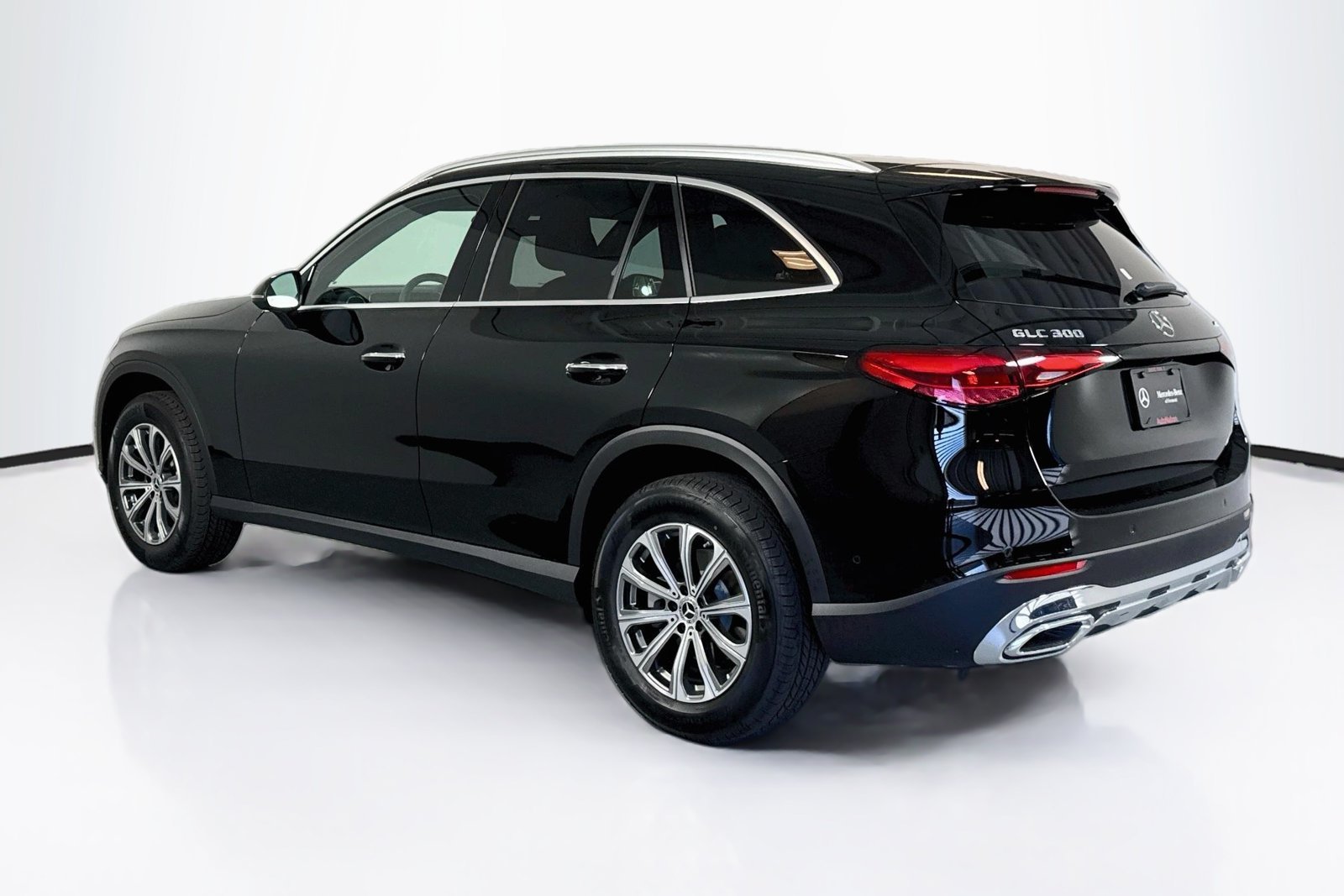 New 2026 Black Mercedes-Benz GLC 300 image 7