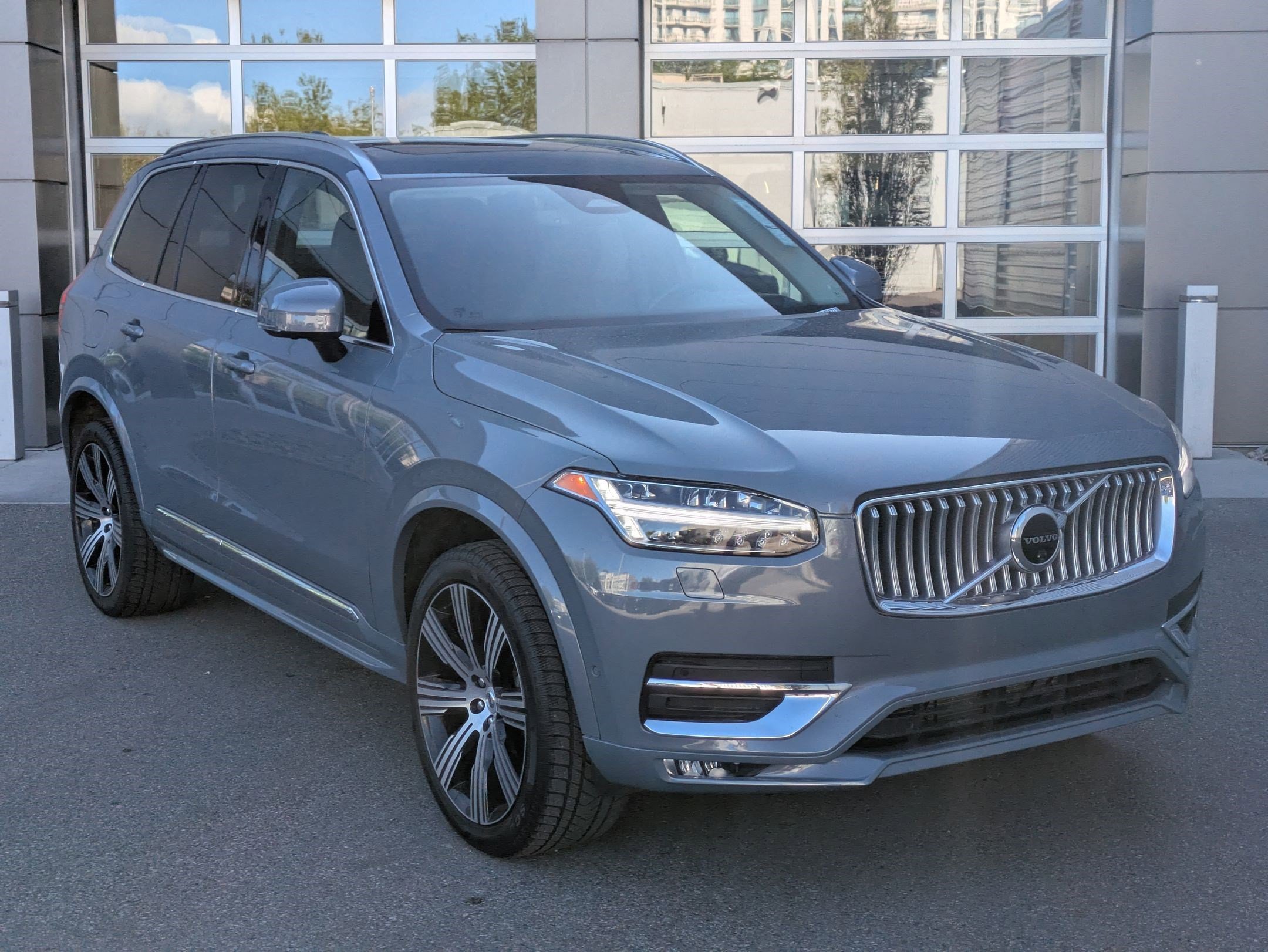 Used 2023 Thunder Gray Metallic Volvo Ultimate image 3