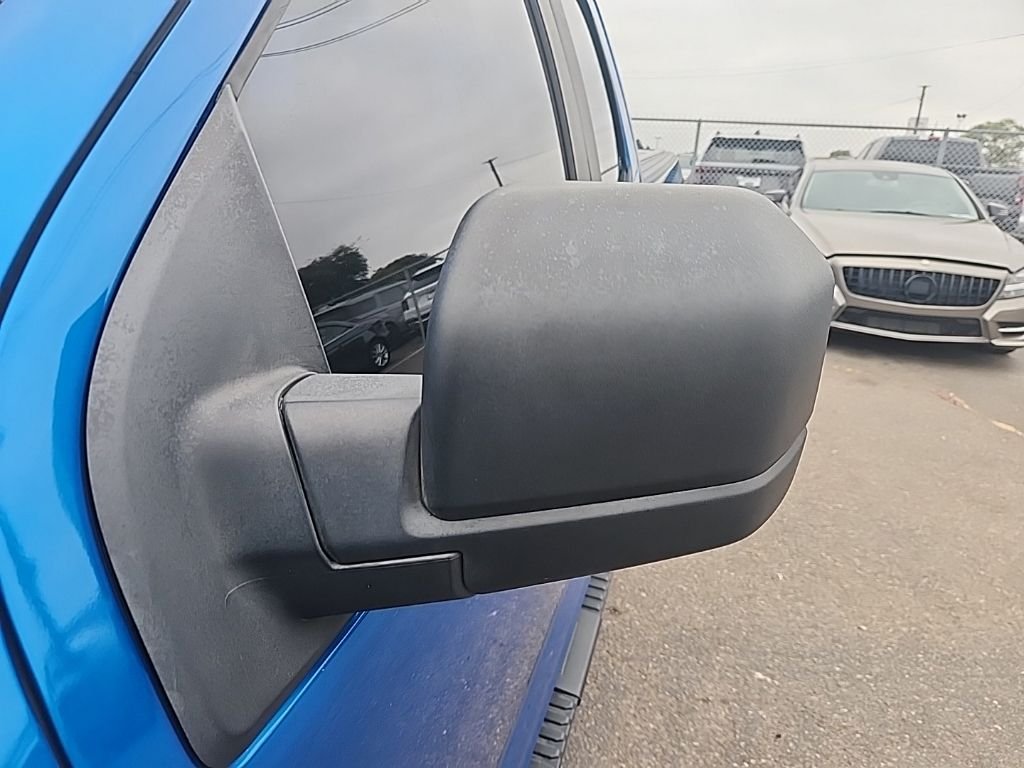 Used 2020 Blue Metallic Ford XL image 7