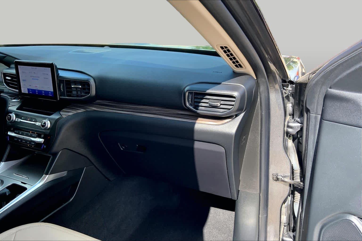 Used 2020 Magnetic Metallic Ford Limited image 18