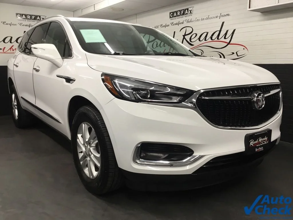Used 2018 White Buick Essence image 3