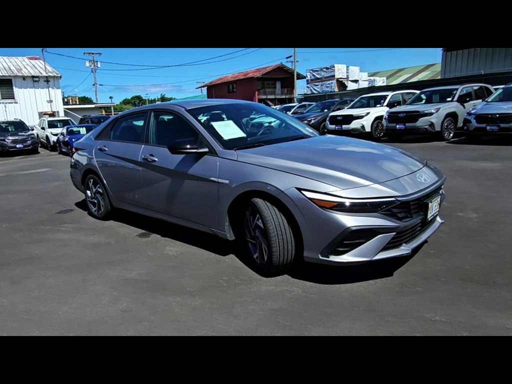 Used 2025 Fluid Metal Metallic Hyundai SEL Sport image 2