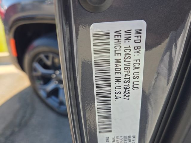 New 2026 Baltic-Gray Metallic Clear-Coat Exterior Paint Jeep Limited image 7