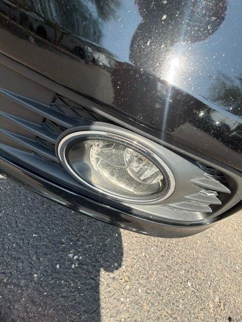 Used 2012 Black Uni Volkswagen Komfort image 4