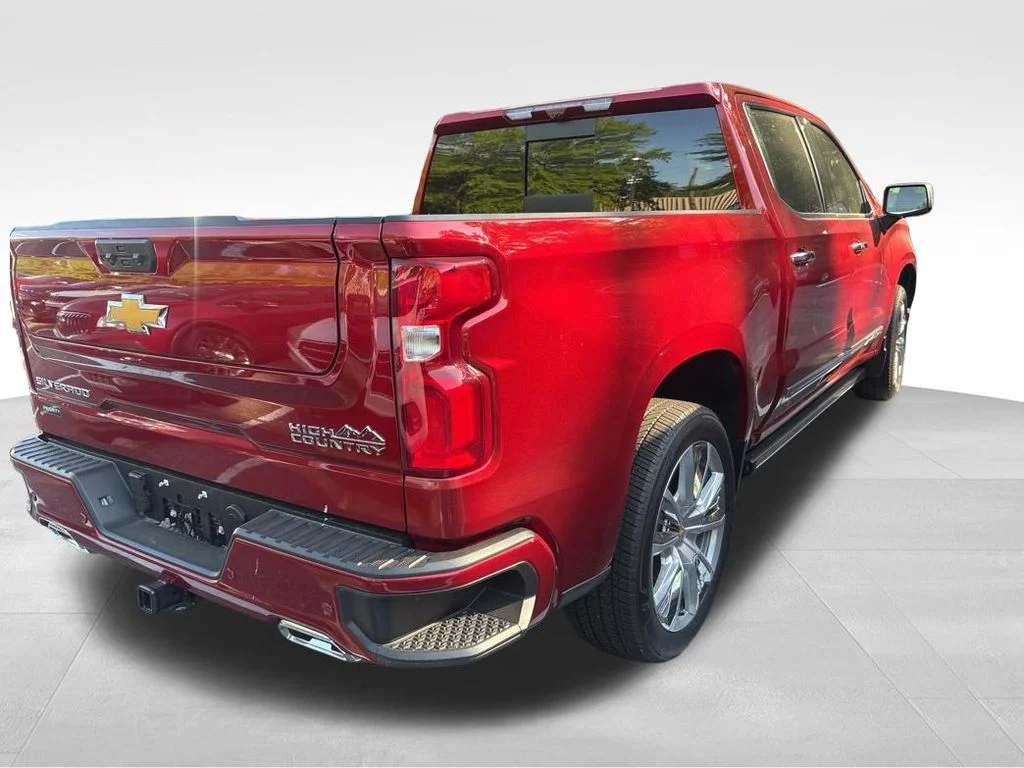 Used 2025 Red Chevrolet High Country image 5