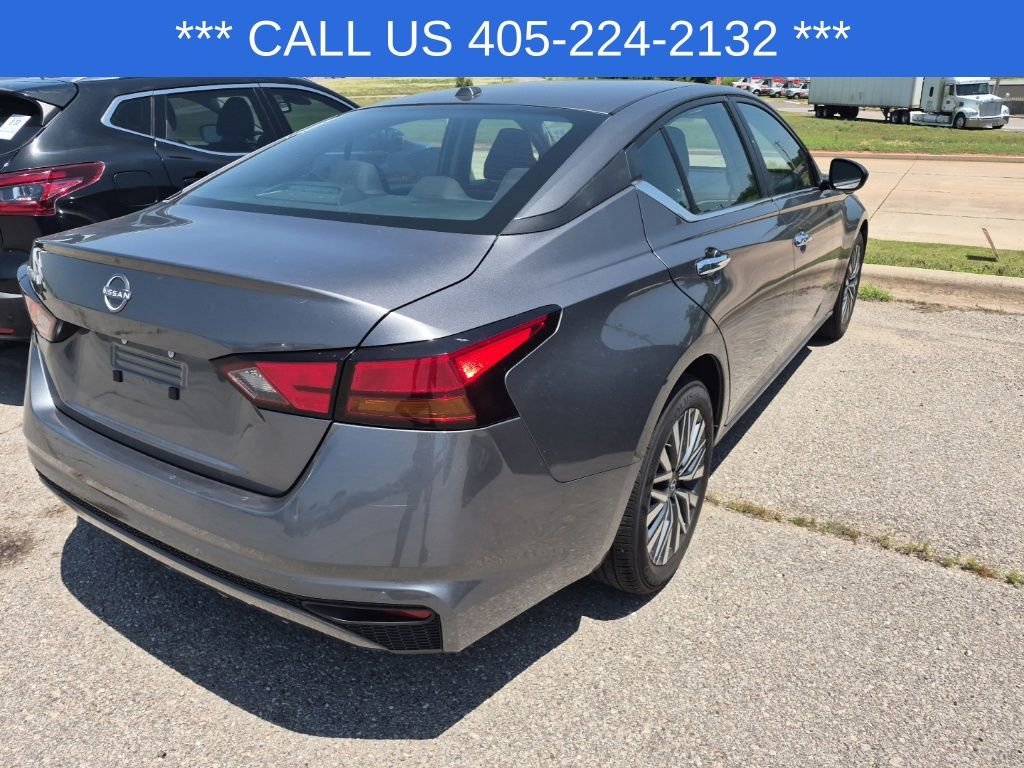 Used 2025 Gray Nissan SV image 14