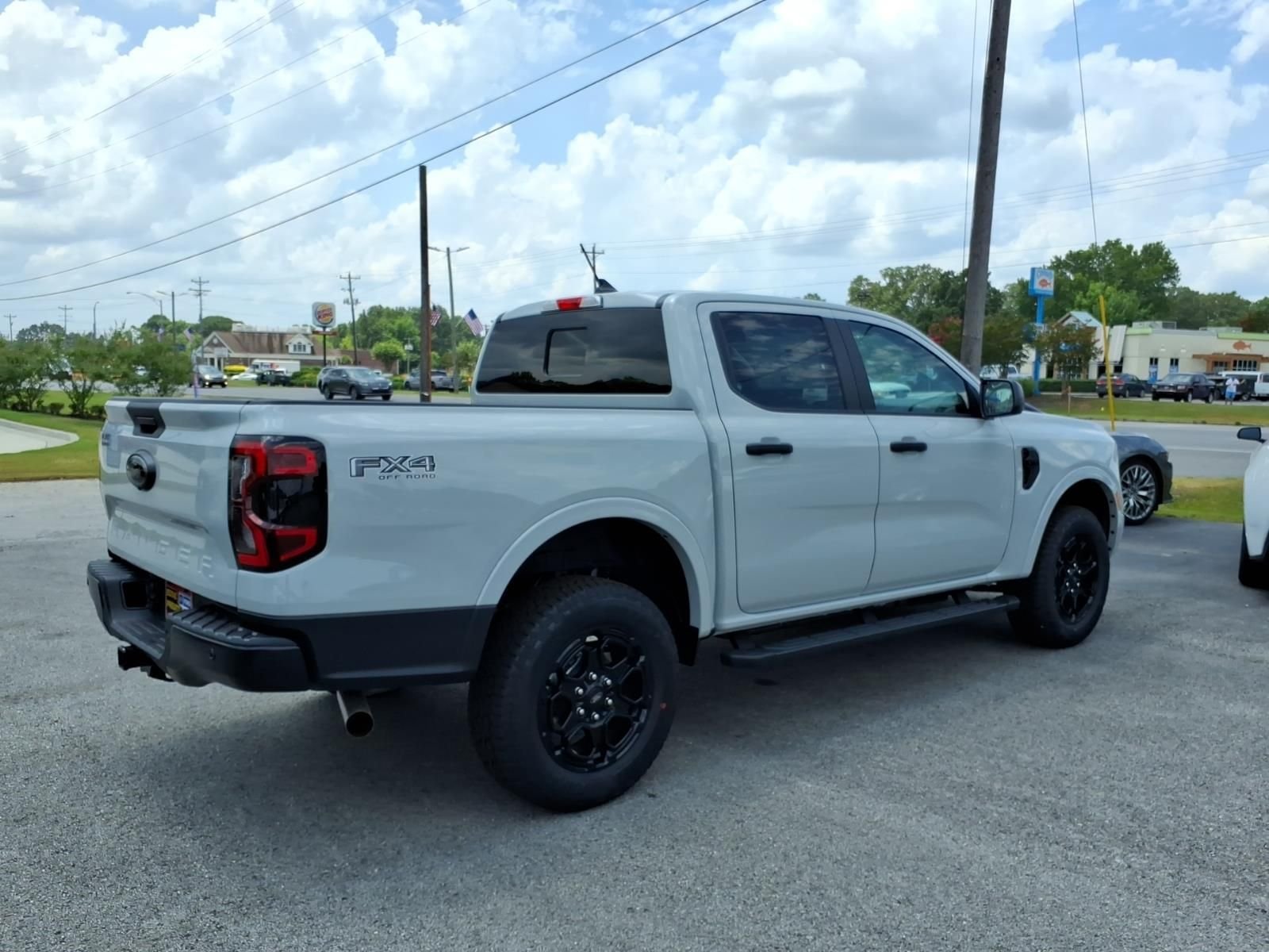 New 2026 Avalanche Ford XLT image 4