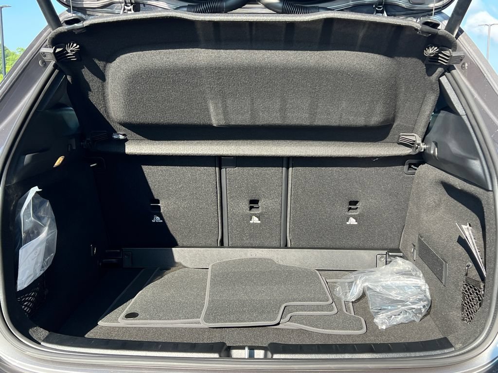 New 2026 Mountain Grey Metallic Mercedes-Benz GLA 250 image 46