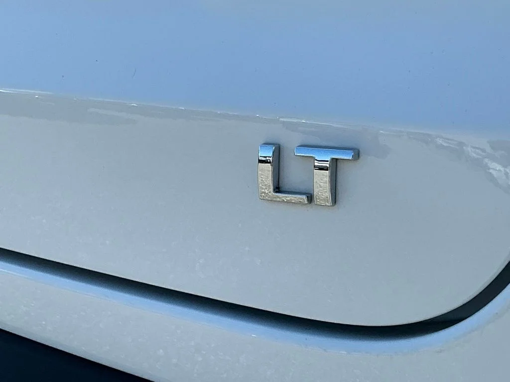 Used 2025 White Chevrolet LT image 16
