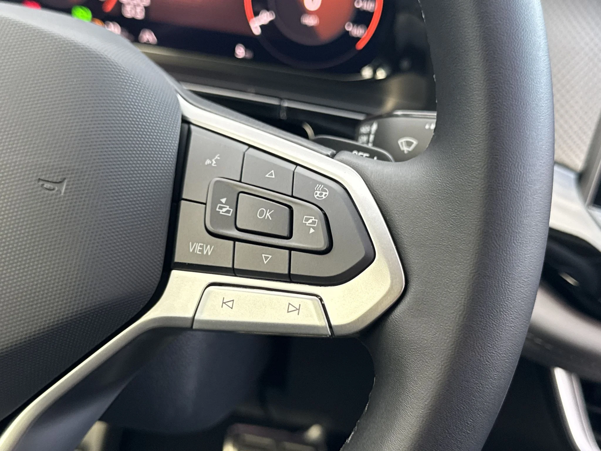 New 2026 Opal White Pearl Volkswagen 2.0T Peak Edition image 21