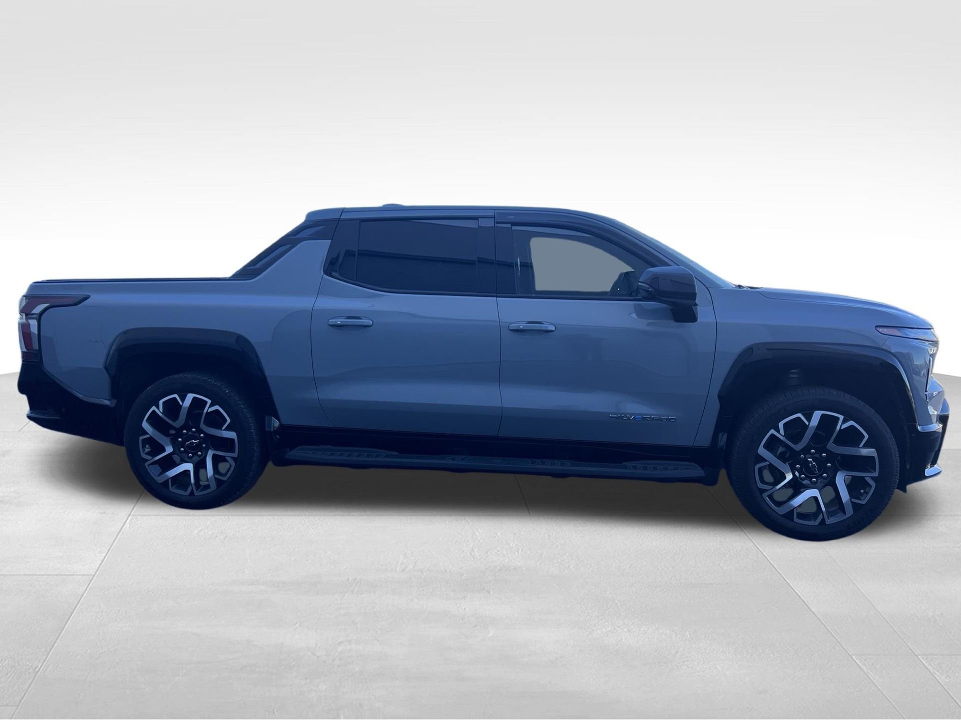 Used 2025 Gray Chevrolet RST image 4