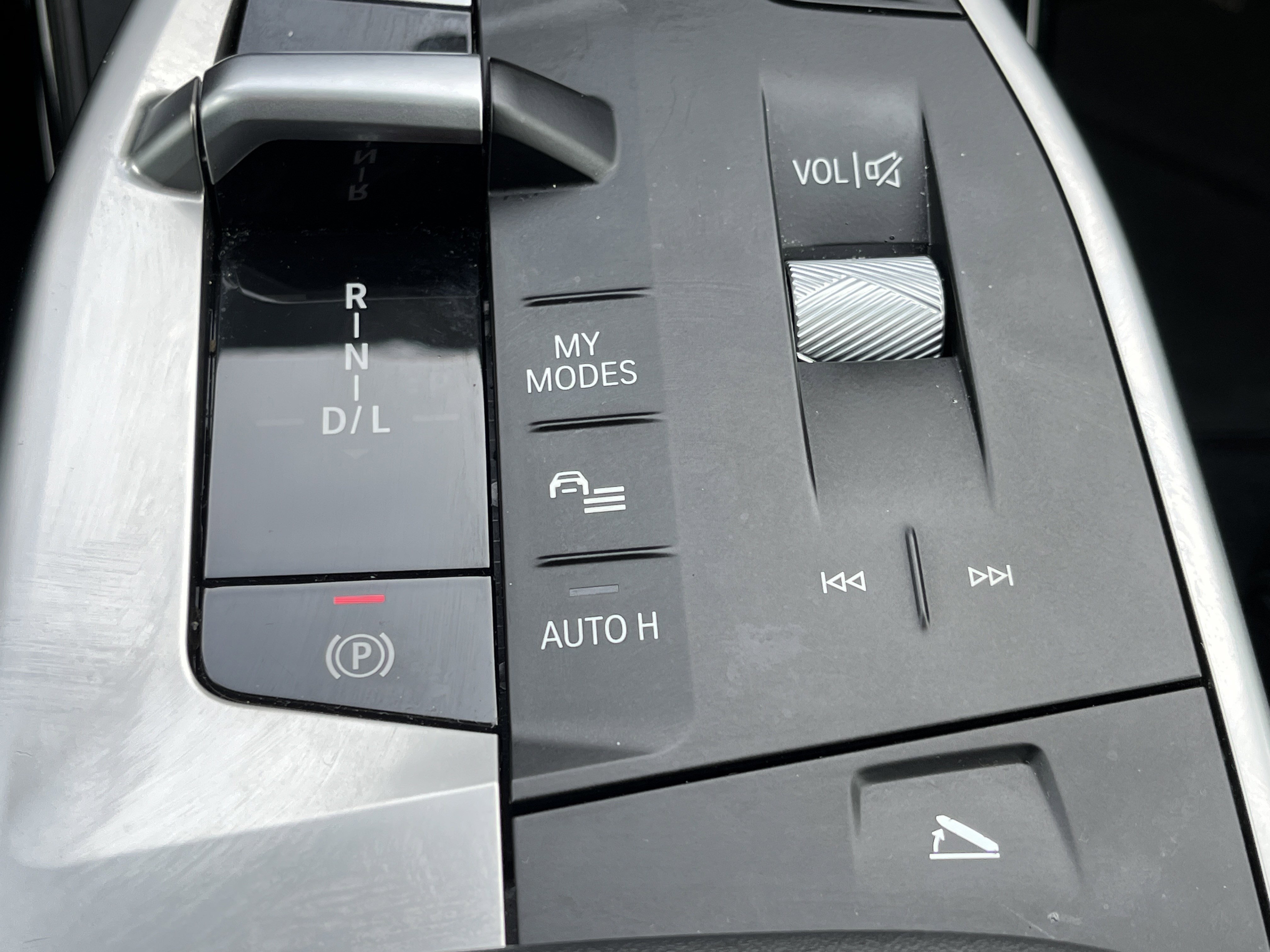 2025 BMW X1 28i - Photo 9