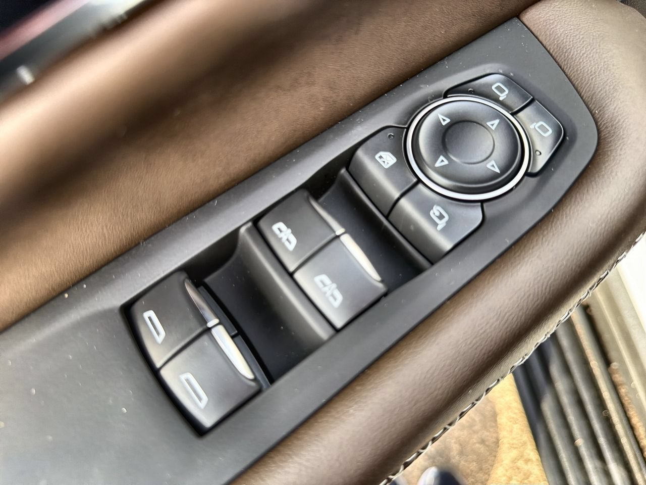 2026 GMC Yukon Denali Ultimate - Photo 19