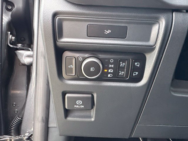 New 2026 Carbonized Gray Metallic Ford XLT image 50