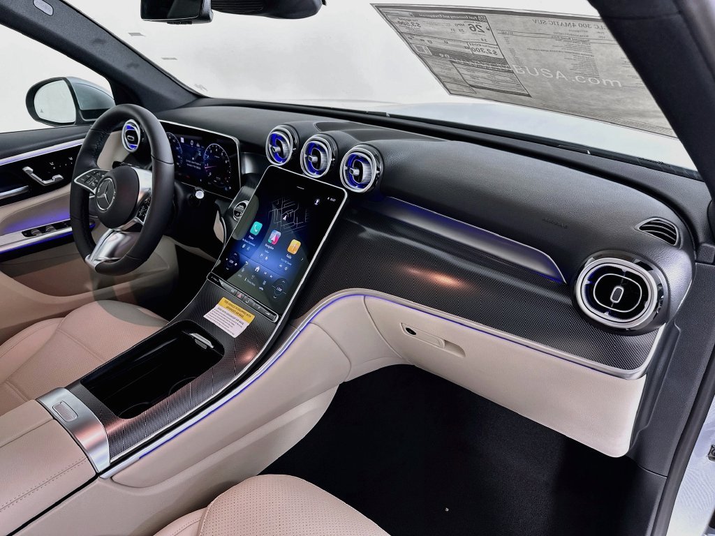 New 2027 Cirrus Silver Metallic Mercedes-Benz GLC 300 image 31
