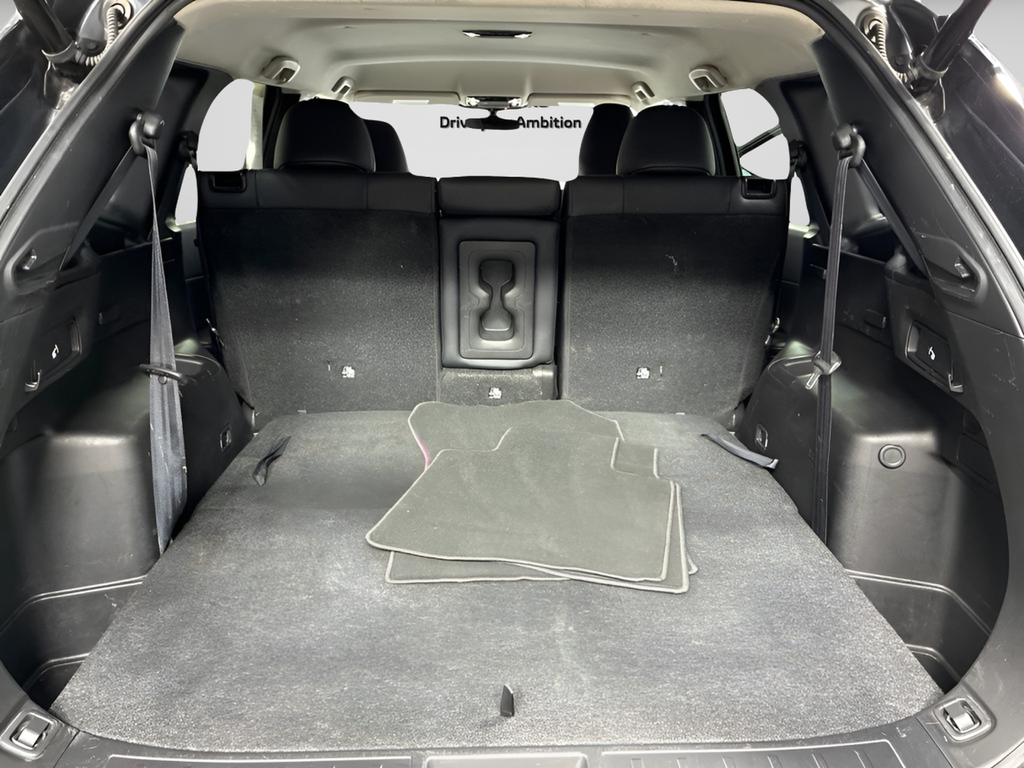 Used 2025  Mitsubishi SE image 37