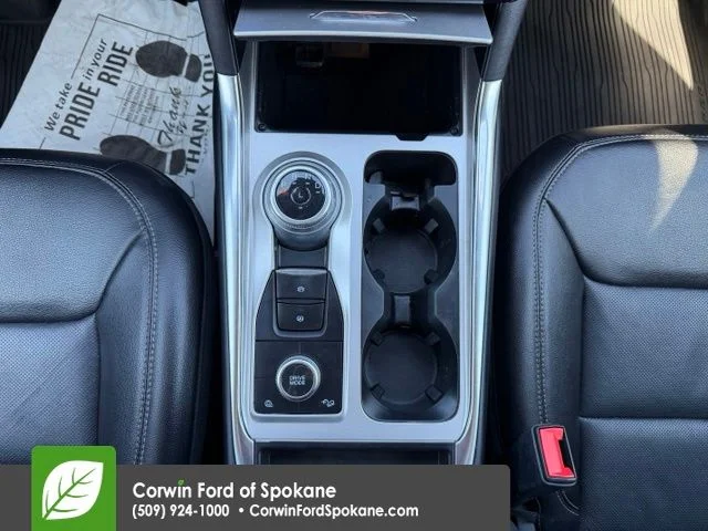 Used 2022 Agate Black Metallic Ford Limited image 32