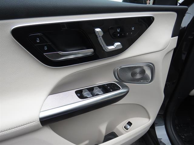 2026 Mercedes-Benz GLC Base - Photo 9