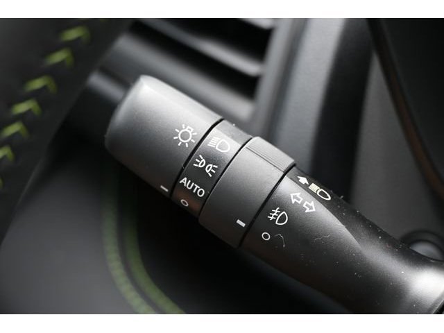 New 2026 White Subaru Onyx Edition Touring 7-Passenger image 64
