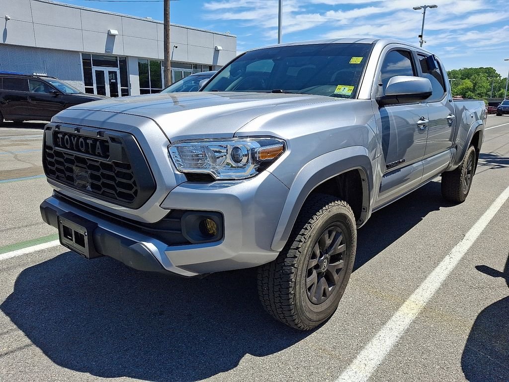 Used 2021 Silver Toyota SR5 image 3