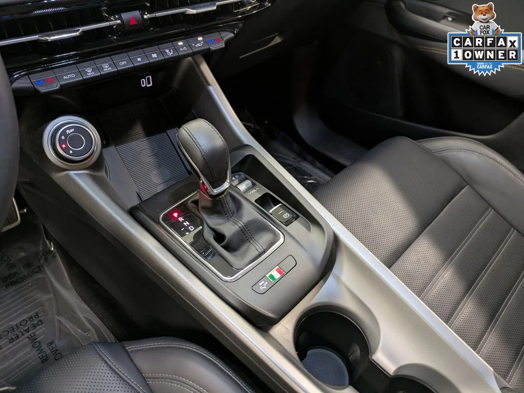 Used 2025  Alfa Romeo  image 15