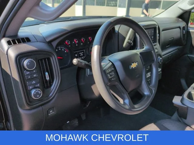 Used 2022 BLACK Chevrolet Custom image 10