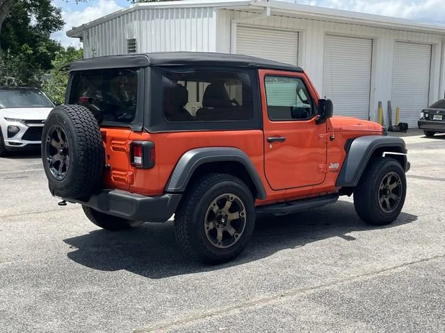 Used 2019  Jeep Sport S image 4