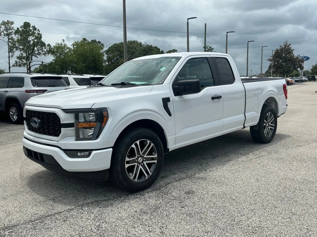 Used 2023 White Ford XL image 1