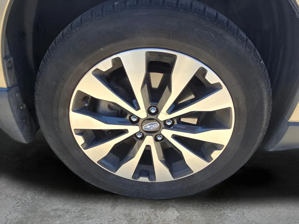 Used 2017 Tungsten Metallic Subaru Limited image 28