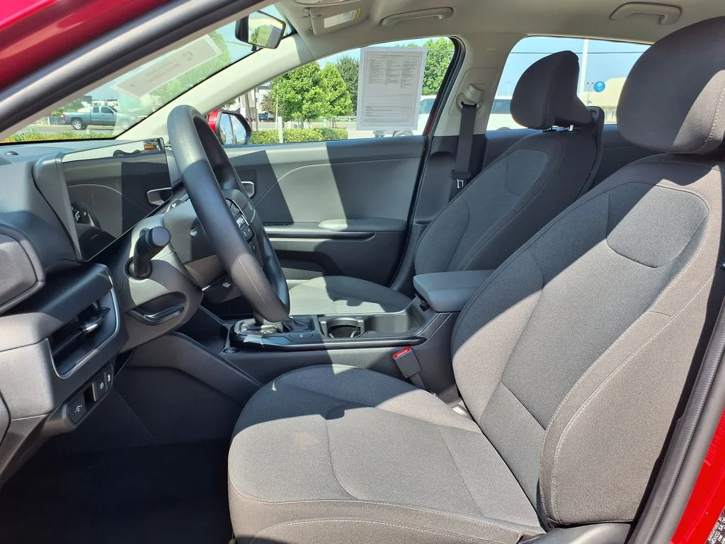 Used 2025 Red Kia LXS image 14