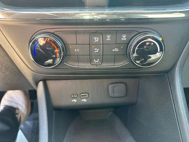 Used 2025 Gray Buick Preferred image 38