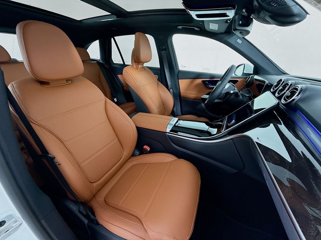 New 2026 Polar White Mercedes-Benz GLC 300 image 28