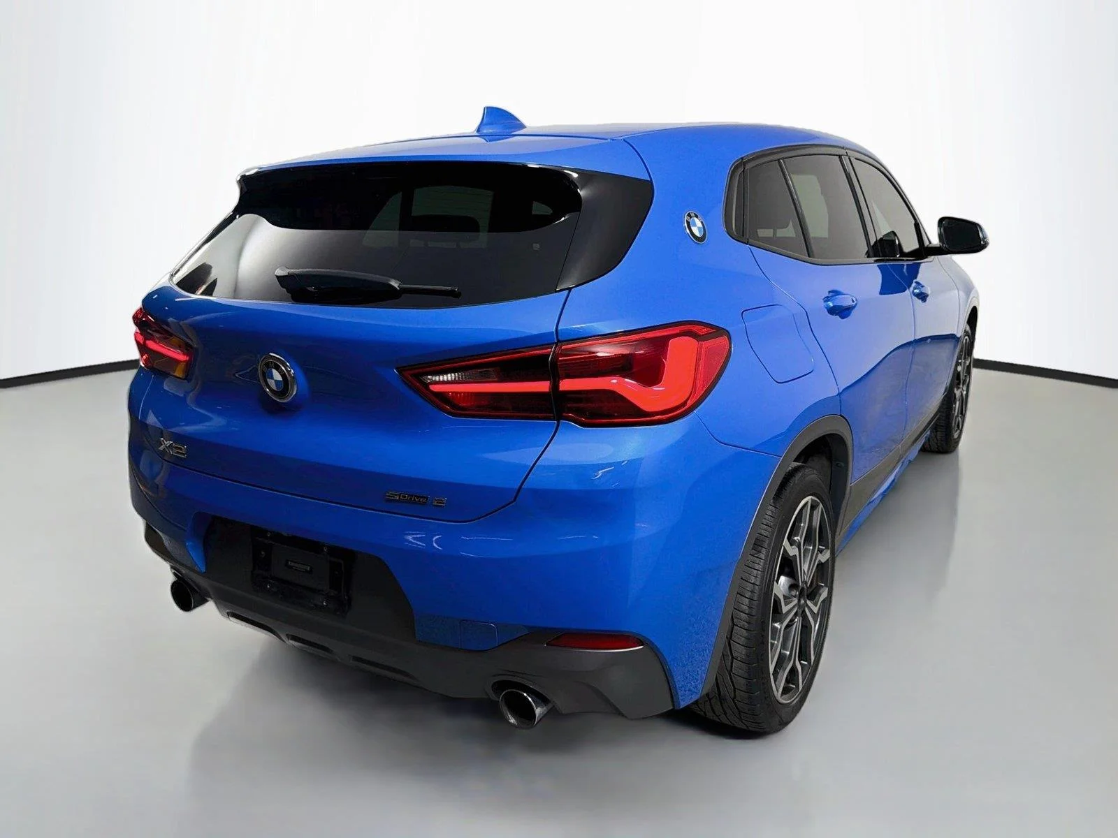 Used 2018 Misano Blue Metallic BMW sDrive28i image 5
